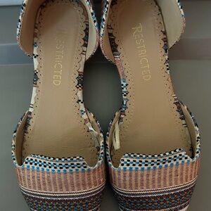 Restricted Women's Patterned Flats in Blue and Tan